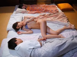 Quần lót và bộ ngực hoàn hảo của em họ 34 tuổi