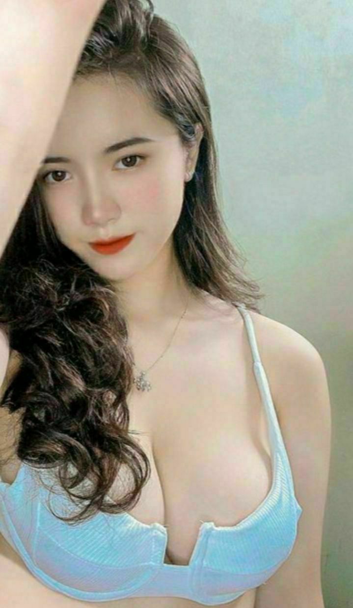 "Lần này để em địt anh nhé, sau này đừng hẹn kiểu này nữa" Giờ nghỉ trưa, tôi hẹn với lễ tân công ty ra hành lang rồi được bú cu