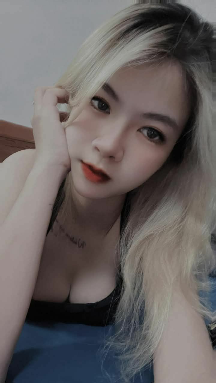 Tên tù vượt ngục và bà xã trẻ vietsub